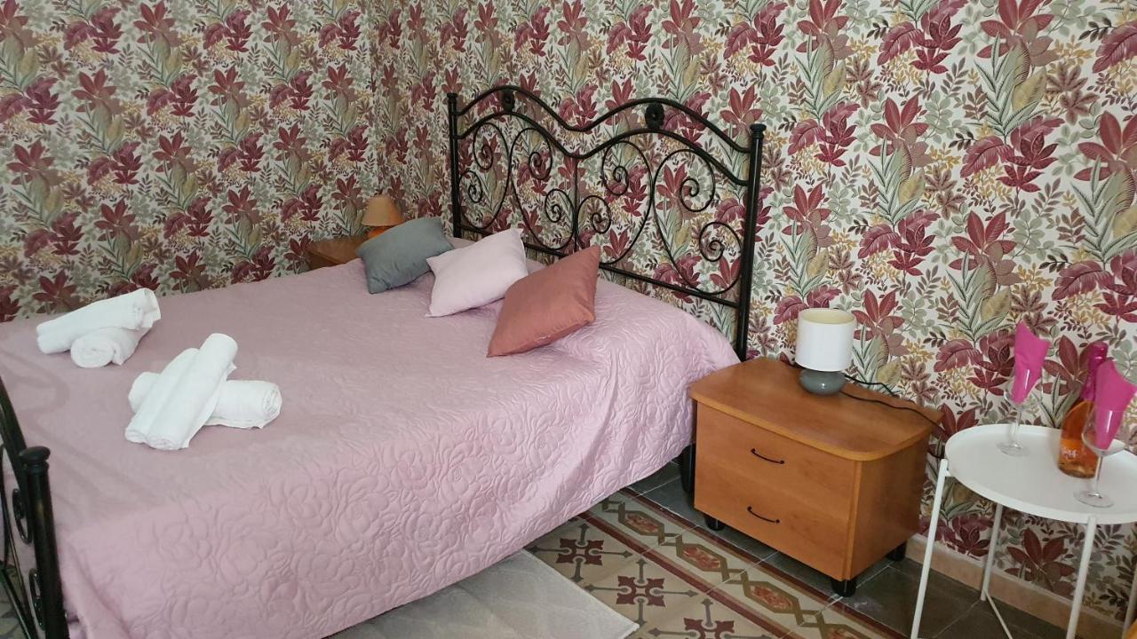 Victoria Suite Casa Vacanza Таранто Екстериор снимка