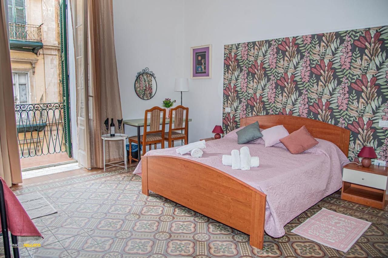 Victoria Suite Casa Vacanza Таранто Екстериор снимка