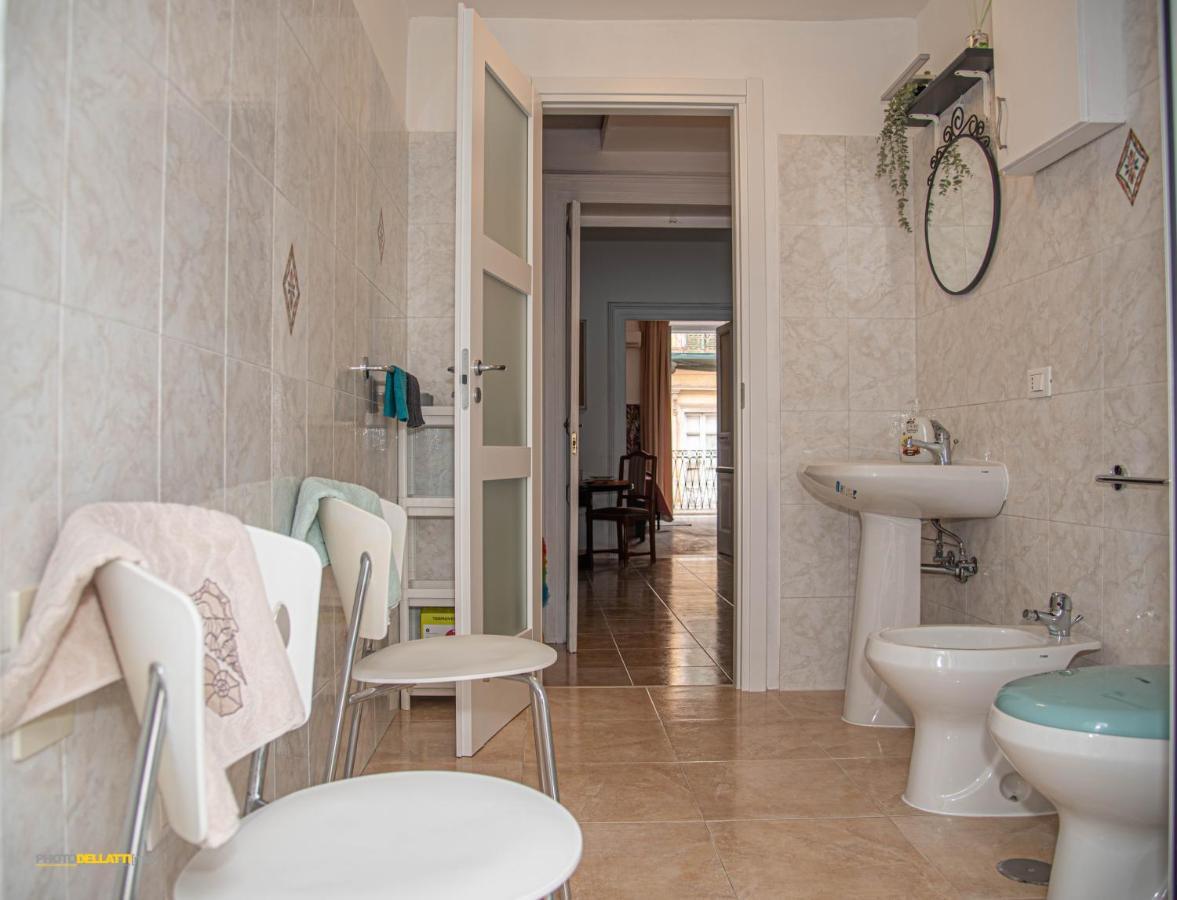 Victoria Suite Casa Vacanza Таранто Екстериор снимка